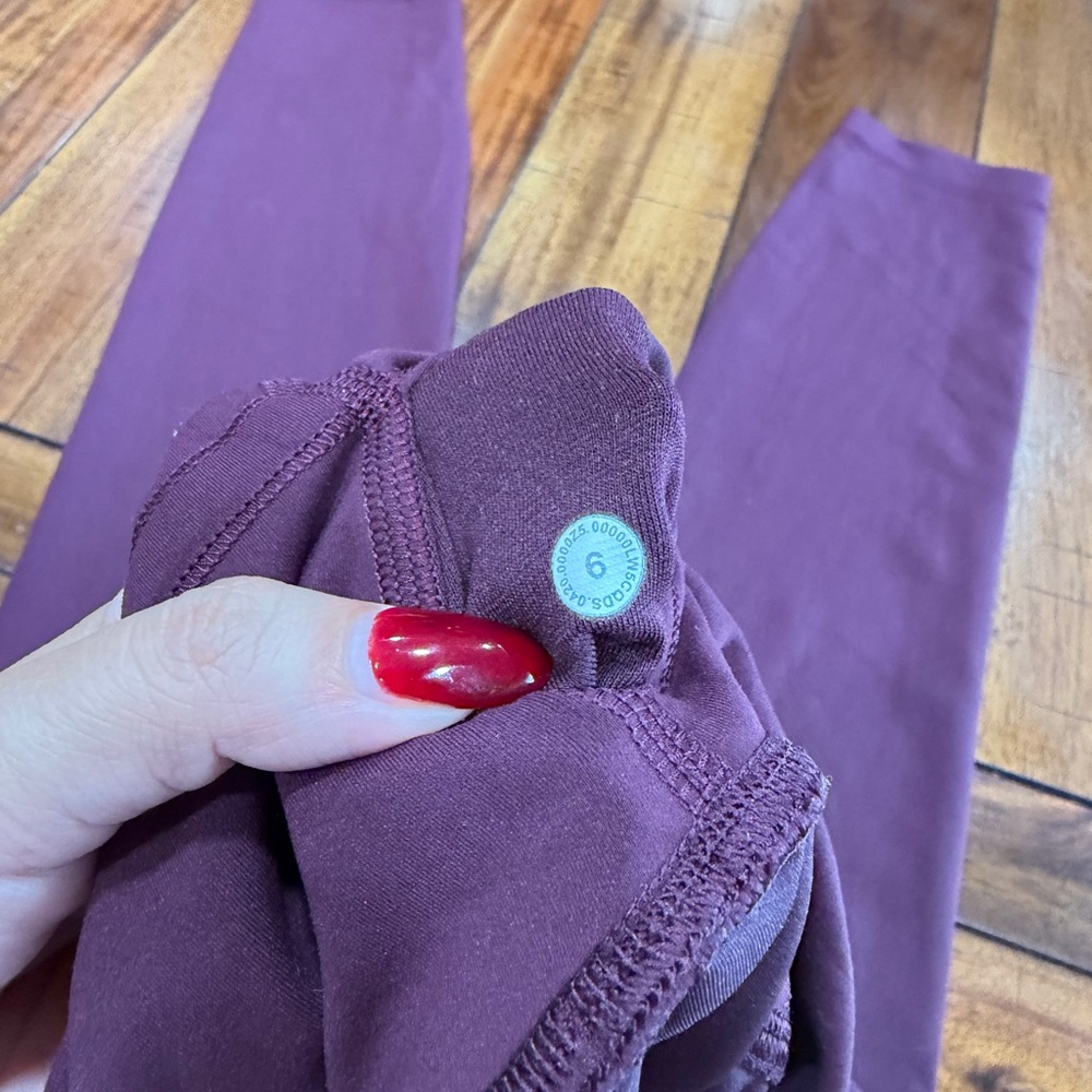 Lululemon Wunder Train High Rise 25” - Picture 3 of 3